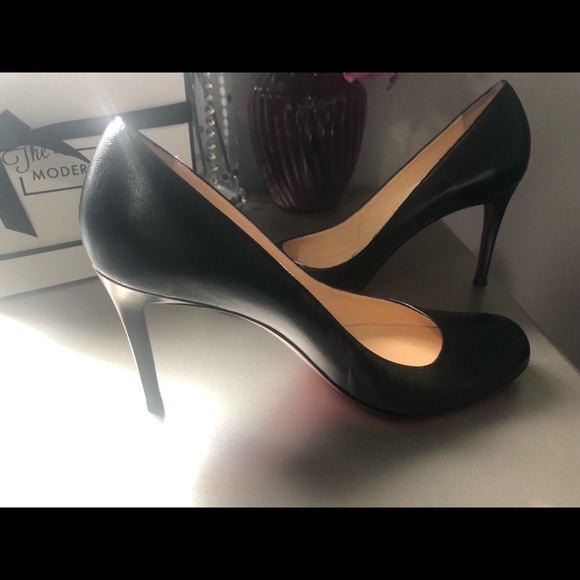 Christian Louboutin - Picture 4 of 5